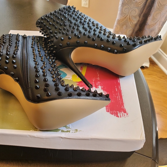 Black Spike Stiletto Booties - Picture 3 of 4